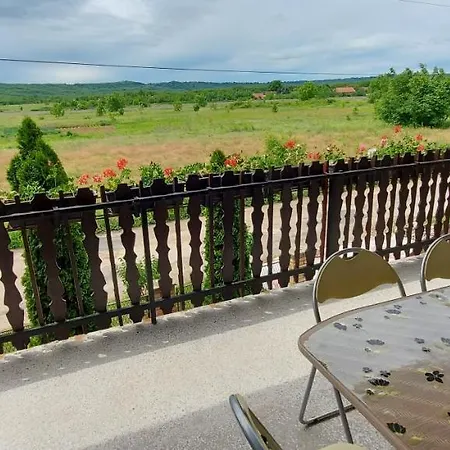 Dunavski Raj Penzion Kostol